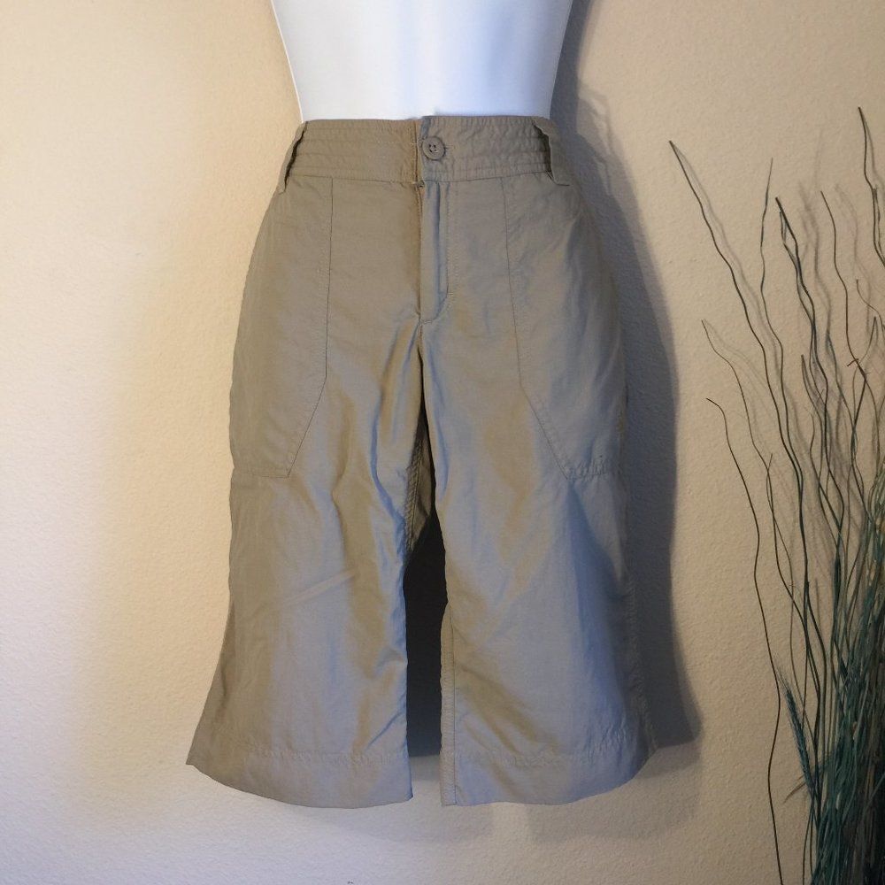 The North Face Hiking Capri Shorts Khaki Nylon Womens 8